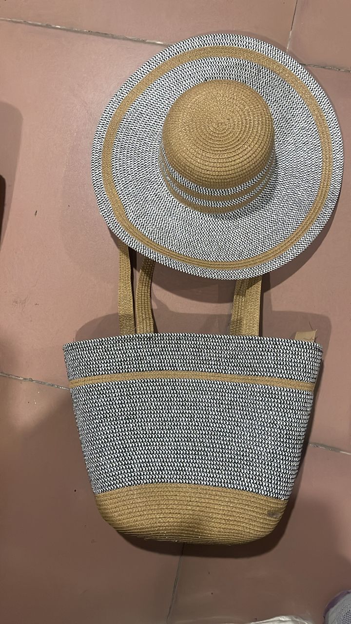 STRAW BAGS WITH HAT
