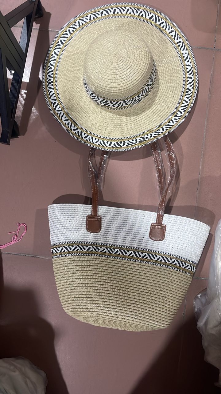STRAW BAGS WITH HAT