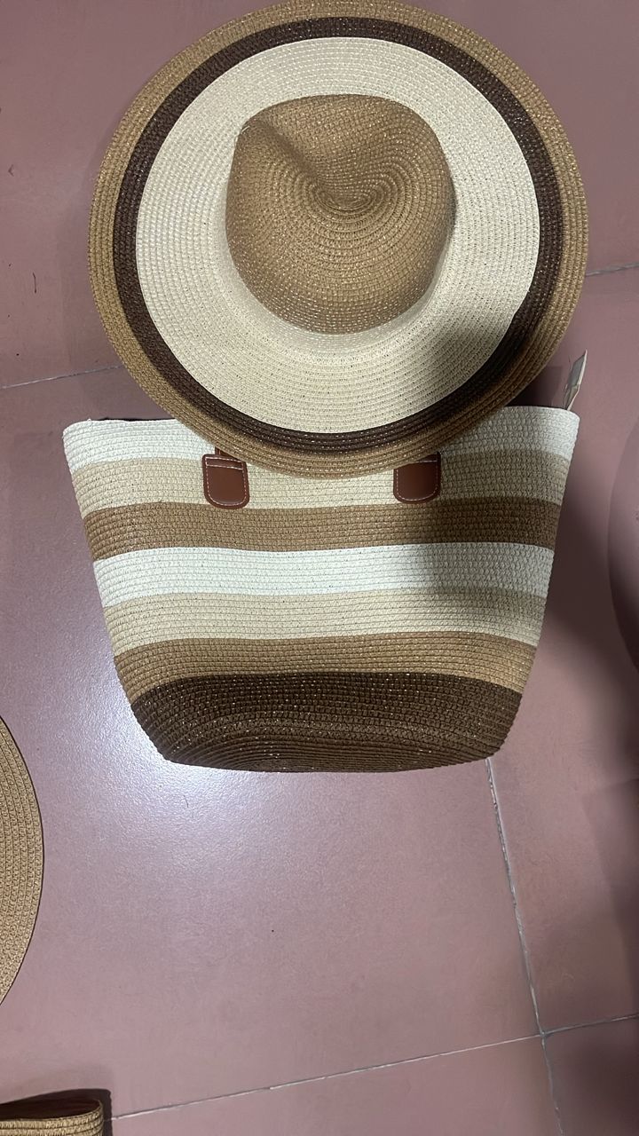 STRAW BAGS WITH HAT
