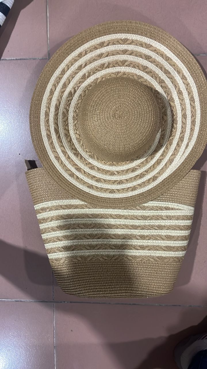 STRAW BAGS WITH HAT